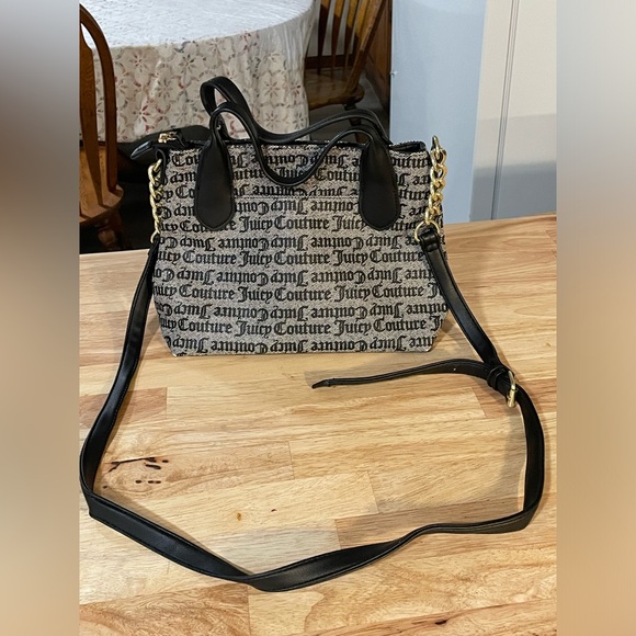 Juicy Couture Crossbody black/gray double handles adjustable strap 11 x 7 in - Picture 6 of 10